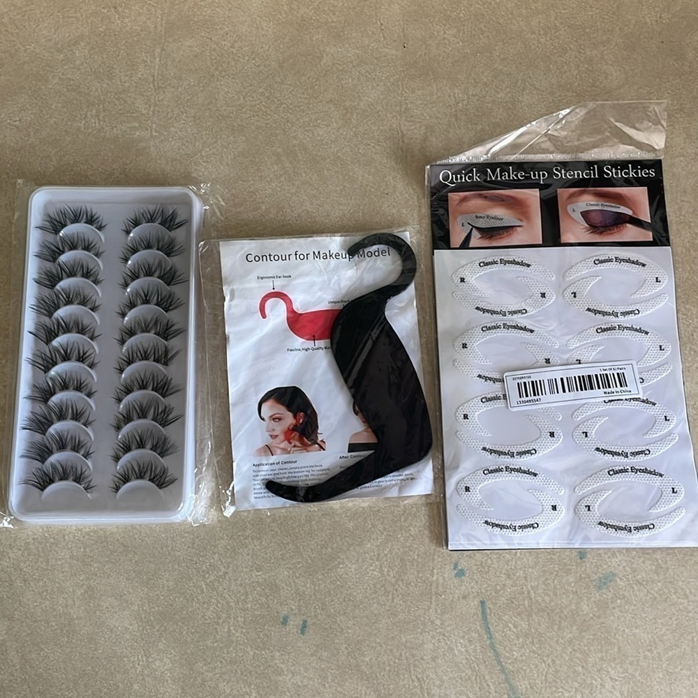 Set Of Make Up Accessories NEW - Picture 2 of 8